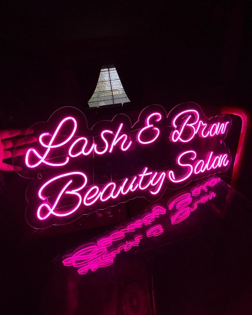 Lash Room Neon Sign – AOOS
