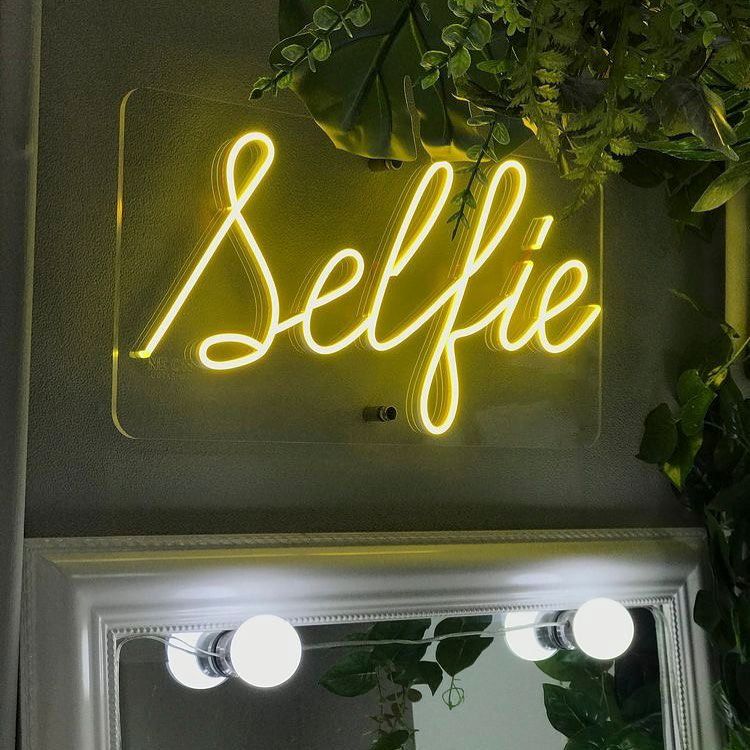 Selfie Neon Sign